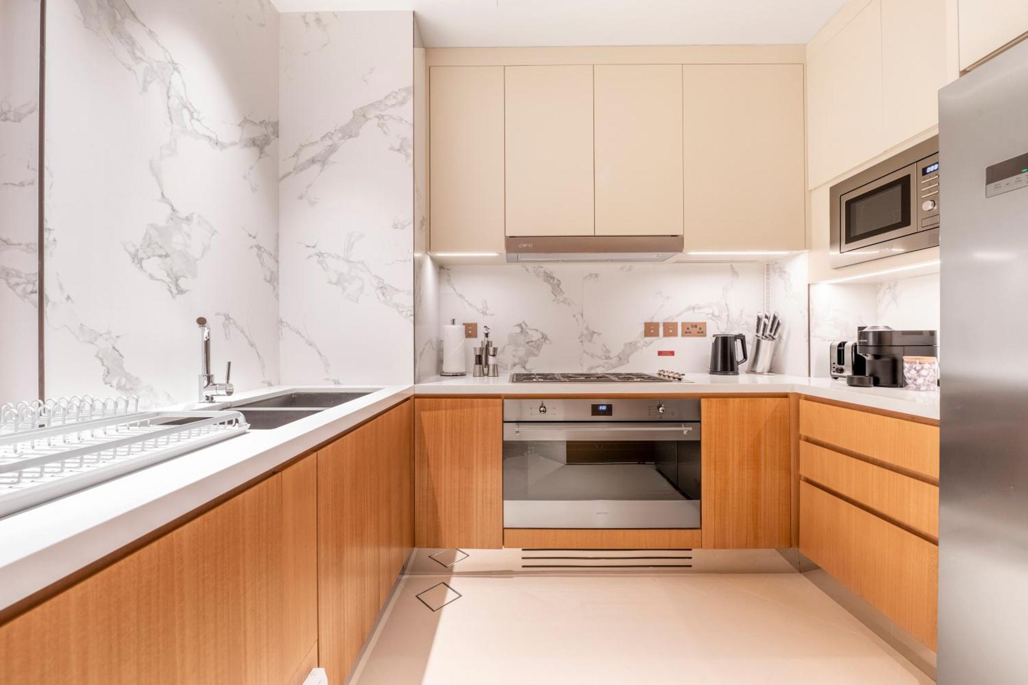 Luxe 3-br In Address Opera With Full Burj View Dubai
