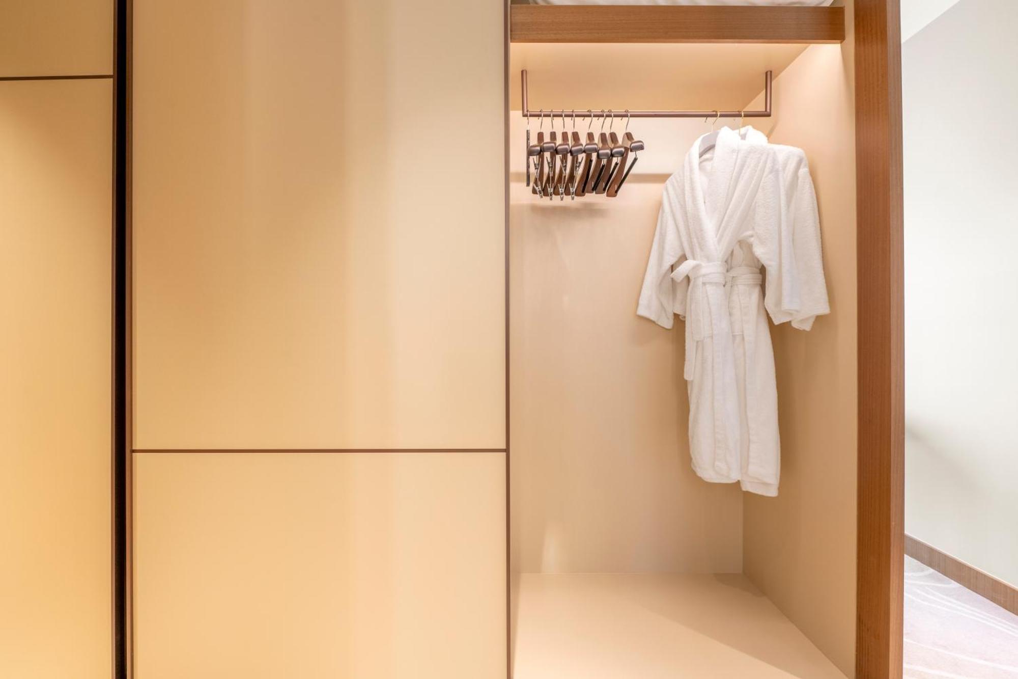 Luxe 3-br In Address Opera With Full Burj View Apartment *