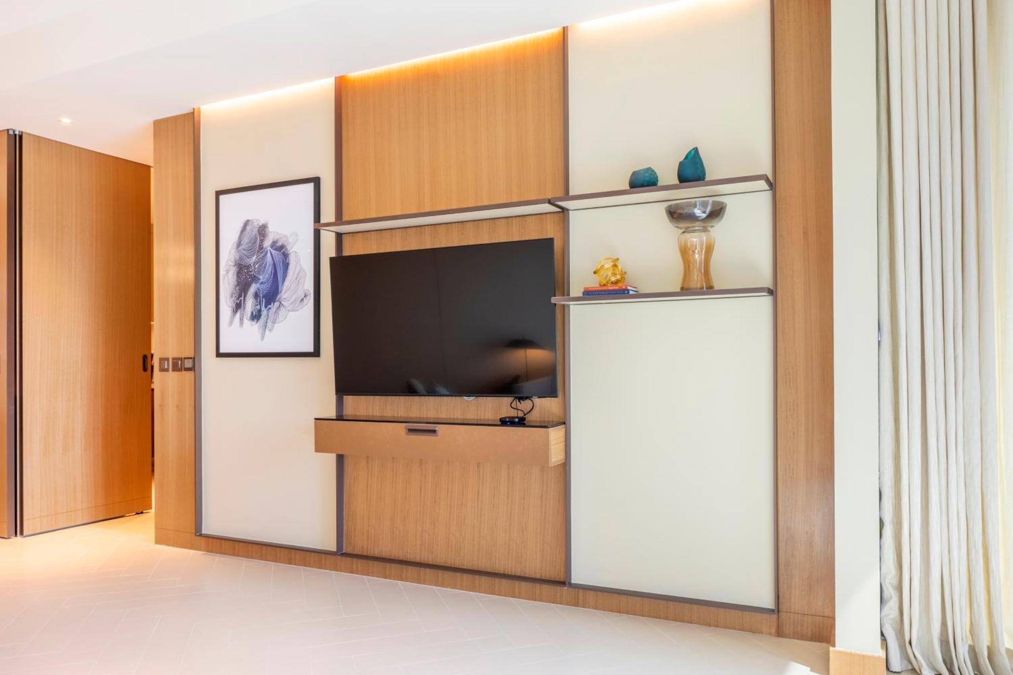 Luxe 3-br In Address Opera With Full Burj View Dubai